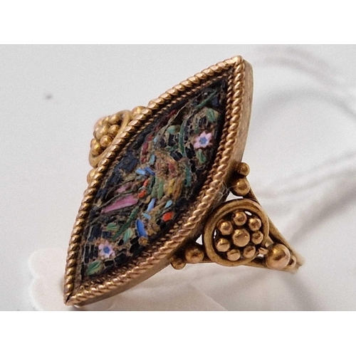 187 - A antique gold and mosaic ring size K