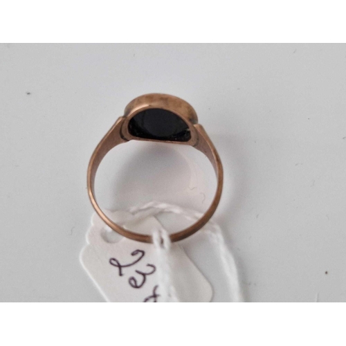 238 - A onyx ring 9ct size W 4.7 gms