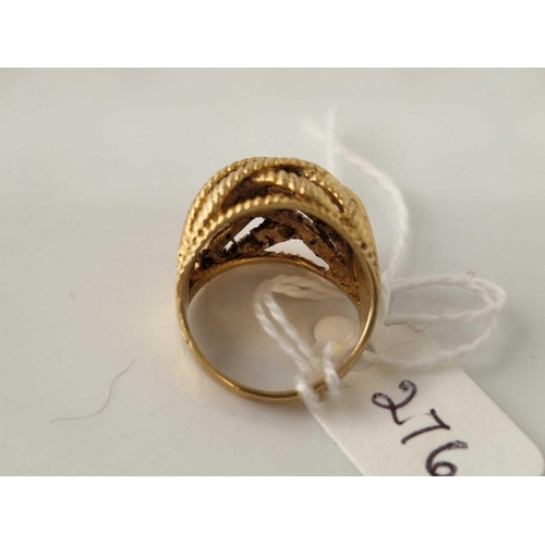 276 - A gold vintage woven rope style bombe ring, 9ct, size I, 6.3 g.