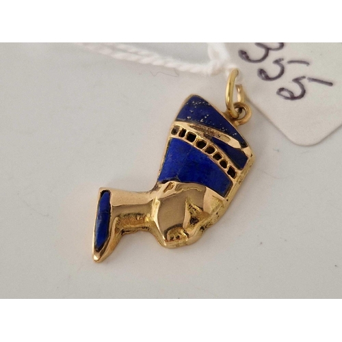 355 - A Egyptian head pendant set with lapis 14ct gold 3.1 gms