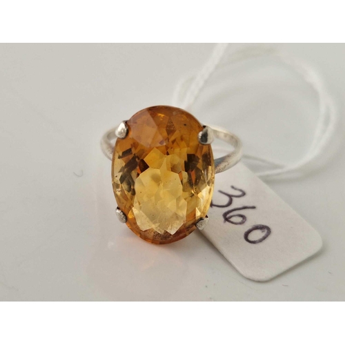 360 - A white gold citrine ring 9ct size P 3.9 gms