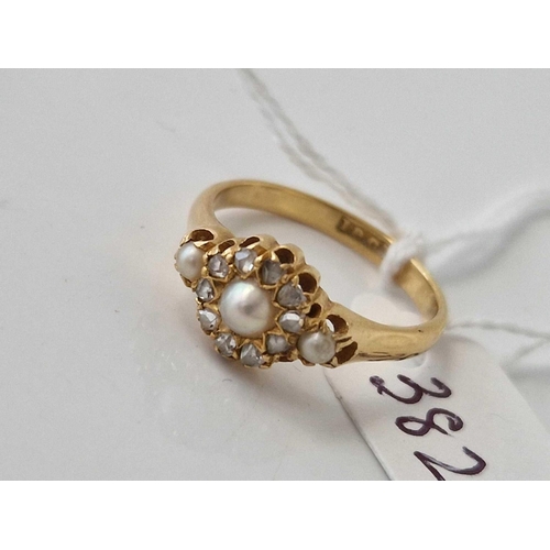 382 - A PEARL AND DIAMOND RING 18CT GOLD SIZE N 3.4 GMS