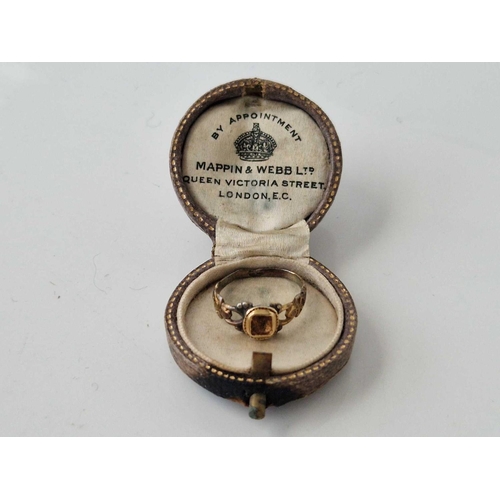 391 - A gold antique ring in box