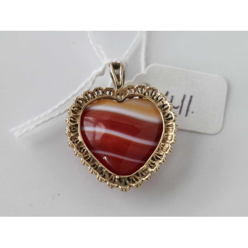 411 - A banded agate pendant 9ct 2.2cm X 2.2 cm