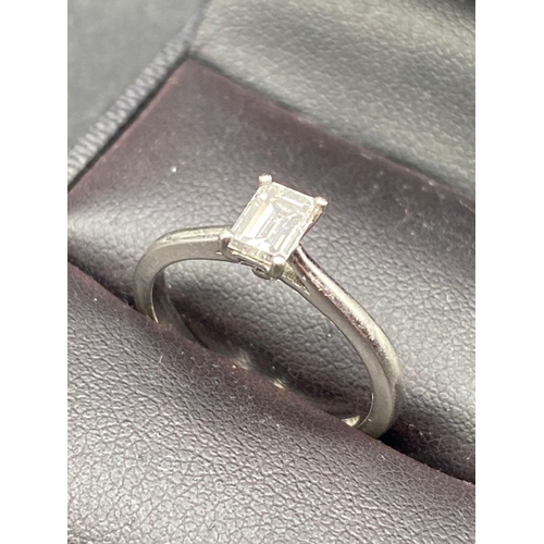 43 - A FINE PLATINUM WHITE EMERALD CUT DIAMOND ENGAGEMENT RING SIZE L BOXED 3.8 GMS