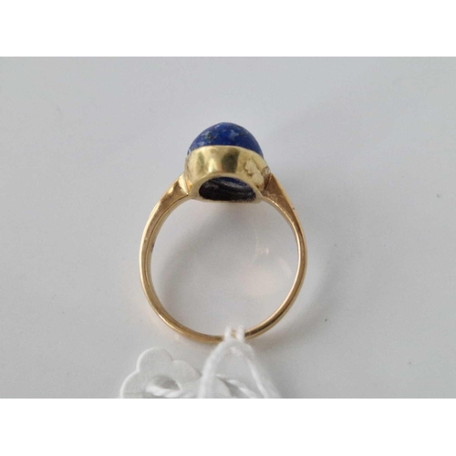 432 - A LAPIS RING 18CT GOLD SIZE O 5 GMS