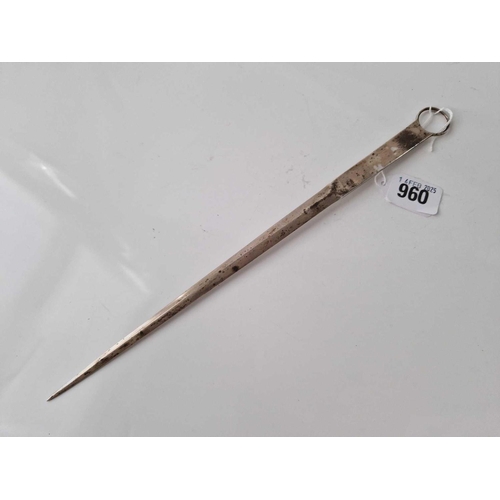 960 - Meat skewer with ring end. Sheffield 1905. 12  inch long By H A 65g