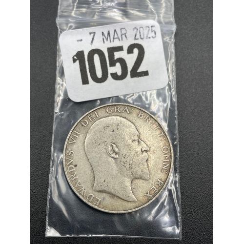 Lot 1052      