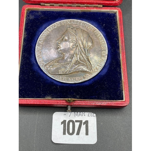 Lot 1071      