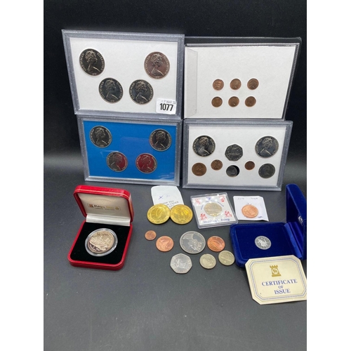 1077 - Various coins in folder