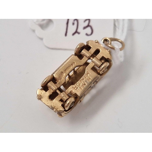 123 - A Mini car charm 9ct 4 gms