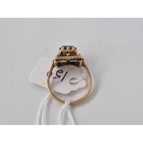 159 - A EMERALD RING 18CT GOLD SIZE M 4.5 GMS