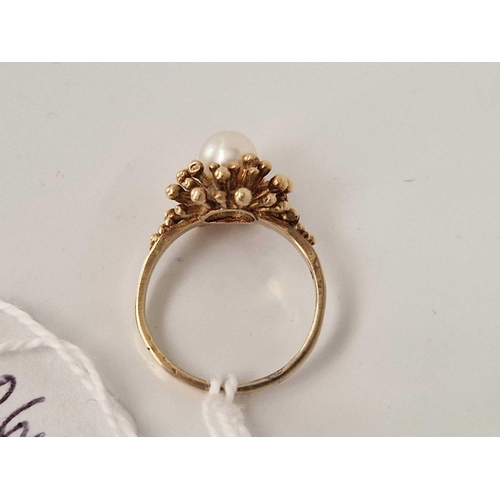 264 - A pearl cluster ring 9ct size N 3.6 gms