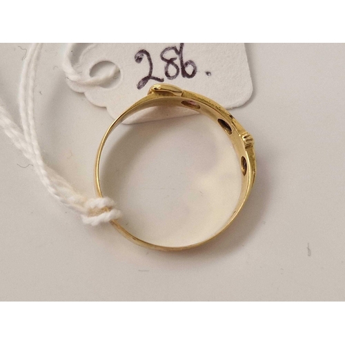 286 - A buckle ring 15ct gold size R 2.6 gms