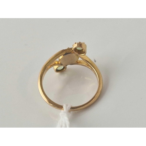 315 - A FOILED BACK RING 18CT GOLD SIZE M 3 GMS