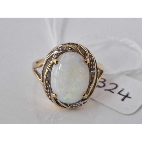 324 - A OPAL AND DIAMOND RING 18CT GOLD SIZE S 5.8 GMS