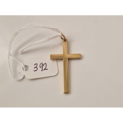 392 - A 9ct cross 3.2 gms