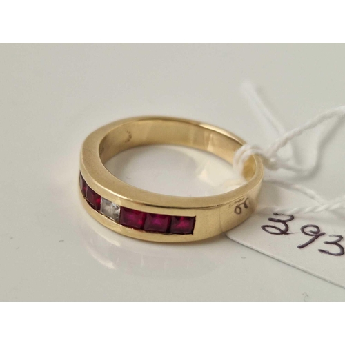 393 - A HEAVY RUBY AND DIAMOND RING 14CT GOLD SIZE V 6.9 GMS