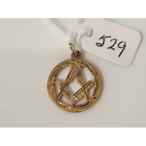 529 - A masonic fob 9ct 2.1 gms