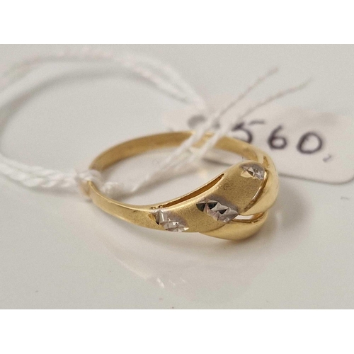 560 - A modernistic ring 14ct gold size P 1.7 gms