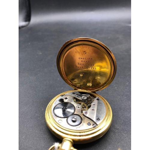 652 - A clean gilt gents pocket watch with seconds dial W/O