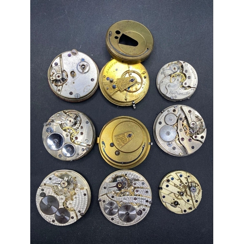 728 - A quantity of pocket watch movements