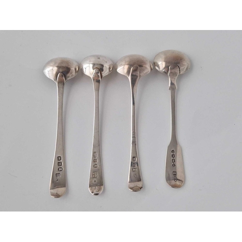 839 - A group of four Georgian and Victorian salt spoons, two by Eley and Fern, 46 g.