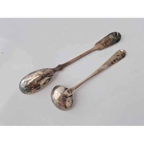 855 - A Georgian salt spoon, London 1817 and a mustard spoon Exeter 1882, two weigh 25 g