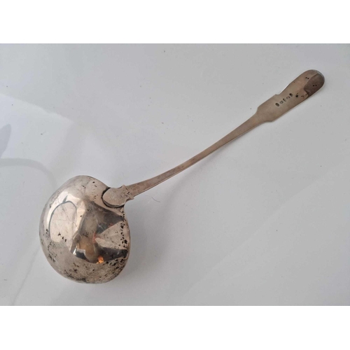 868 - A large Scottish soup ladle and fiddle pattern with circular bowl, Perth by RK circa 1820, 207g