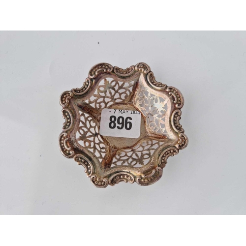 Lot 896       