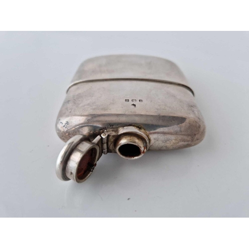 927 - A hip flask with hinged cover, Birmingham 1913, 94g