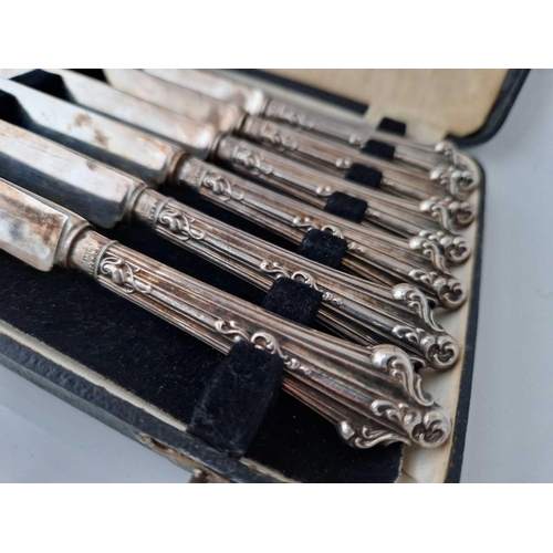 952 - Box Set of Six Decorative Silver Handle Tea Knives