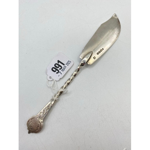 991 - A good quality Victorian butter knife with cast handle, London 1858 by HL HL, 55 g.