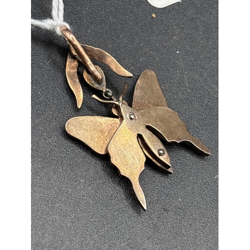15 - A attractive garnet butterfly pendant