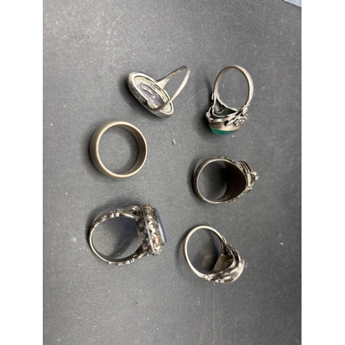 17 - Six assorted dress rings