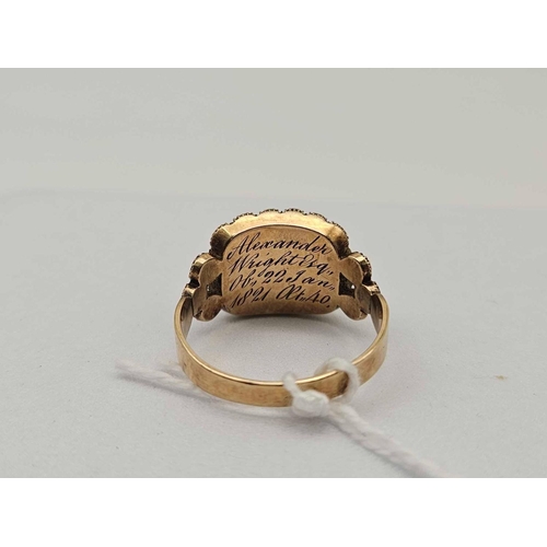 21 - A GEORGE III MOURNING RING 15CT GOLD SIZE R 5.2 GMS