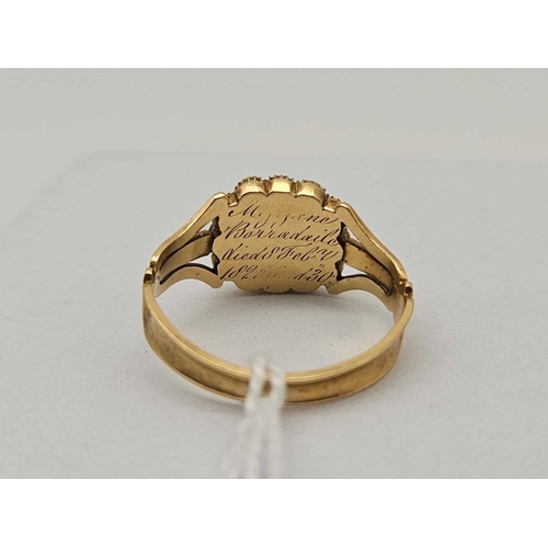 22 - A GEORGE III MOURNING RING 18CT GOLD LONDON 1824 SIZE S 4.2 GMS