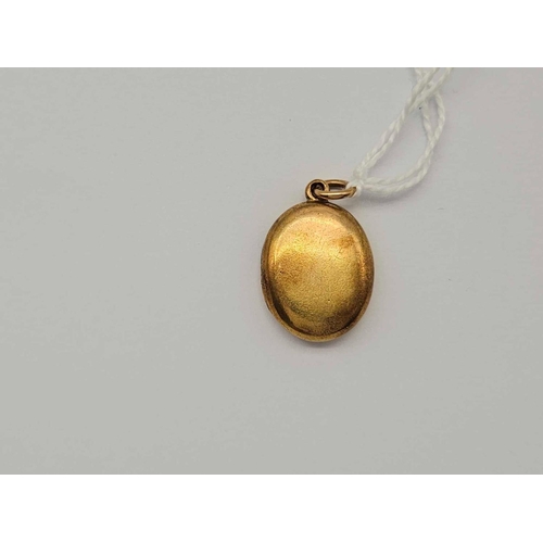 25 - A ANTIQUE PLAIN PENDANT LOCKET 15CT GOLD 4.9 GMS