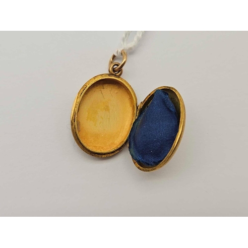 25 - A ANTIQUE PLAIN PENDANT LOCKET 15CT GOLD 4.9 GMS