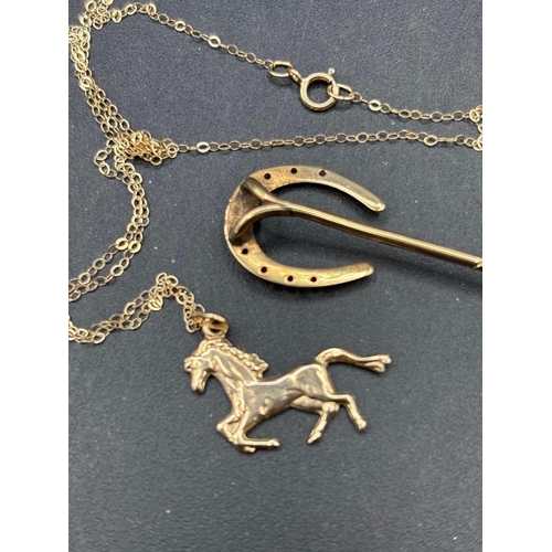 7 - A horse pendant and stick pin both 9ct 4 gms inc.