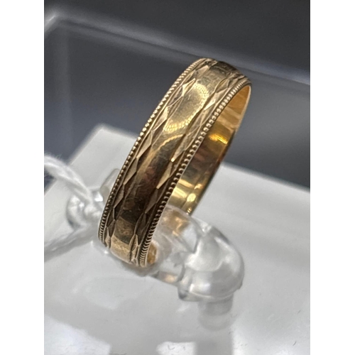1 - A fancy band ring 9ct size T 2.5 gms