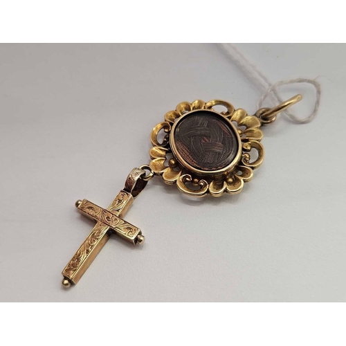 17 - A 19TH CENTURY CHERUB MOURNING PENDANT WITH ENAMEL, 15ct, 5.6G