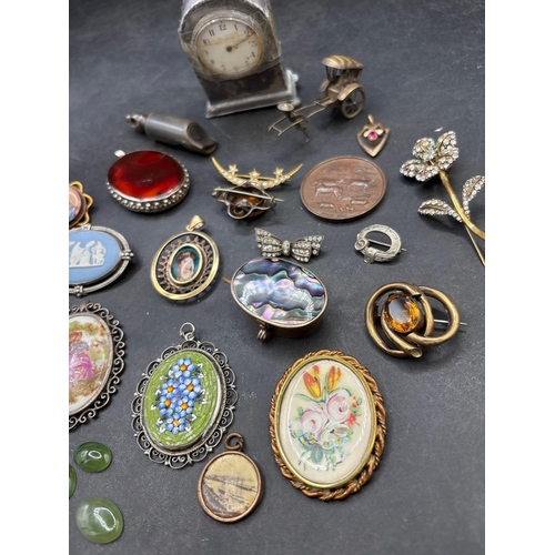 39 - A bag of assorted costume and other items