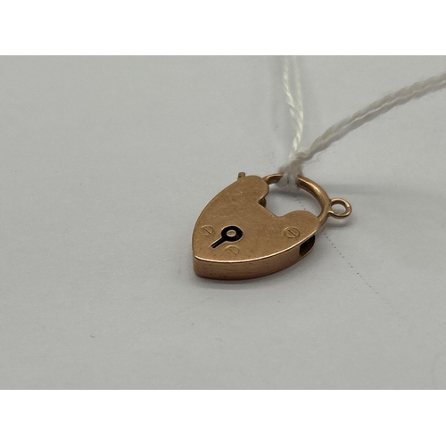 49 - A padlock charm 9ct 2.5g