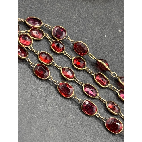 52 - A VICTORIAN GOLD AND GARNET SE5T NECKLACE 15.5 INCHES BOXED SET