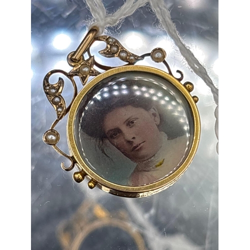 56 - A Edwardian pearl set double sided locker Birmingham 1905 9ct