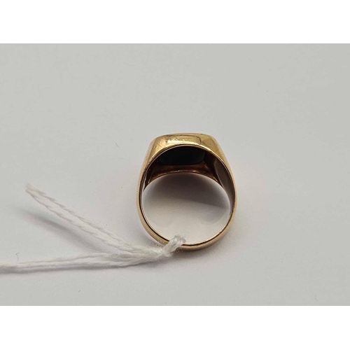 85 - A GENTS BLOODSTONE SIGNET RING 9 CT SIZE R 8.8G