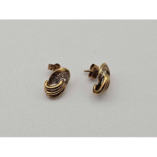 91 - A pair of Scottish style ear-rings 9ct 2.8g
