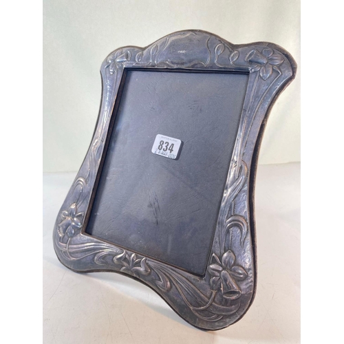 Lot 834       