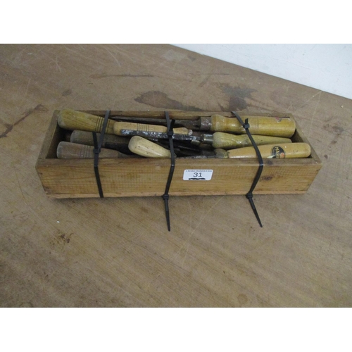 31 - WOOD CHISELS